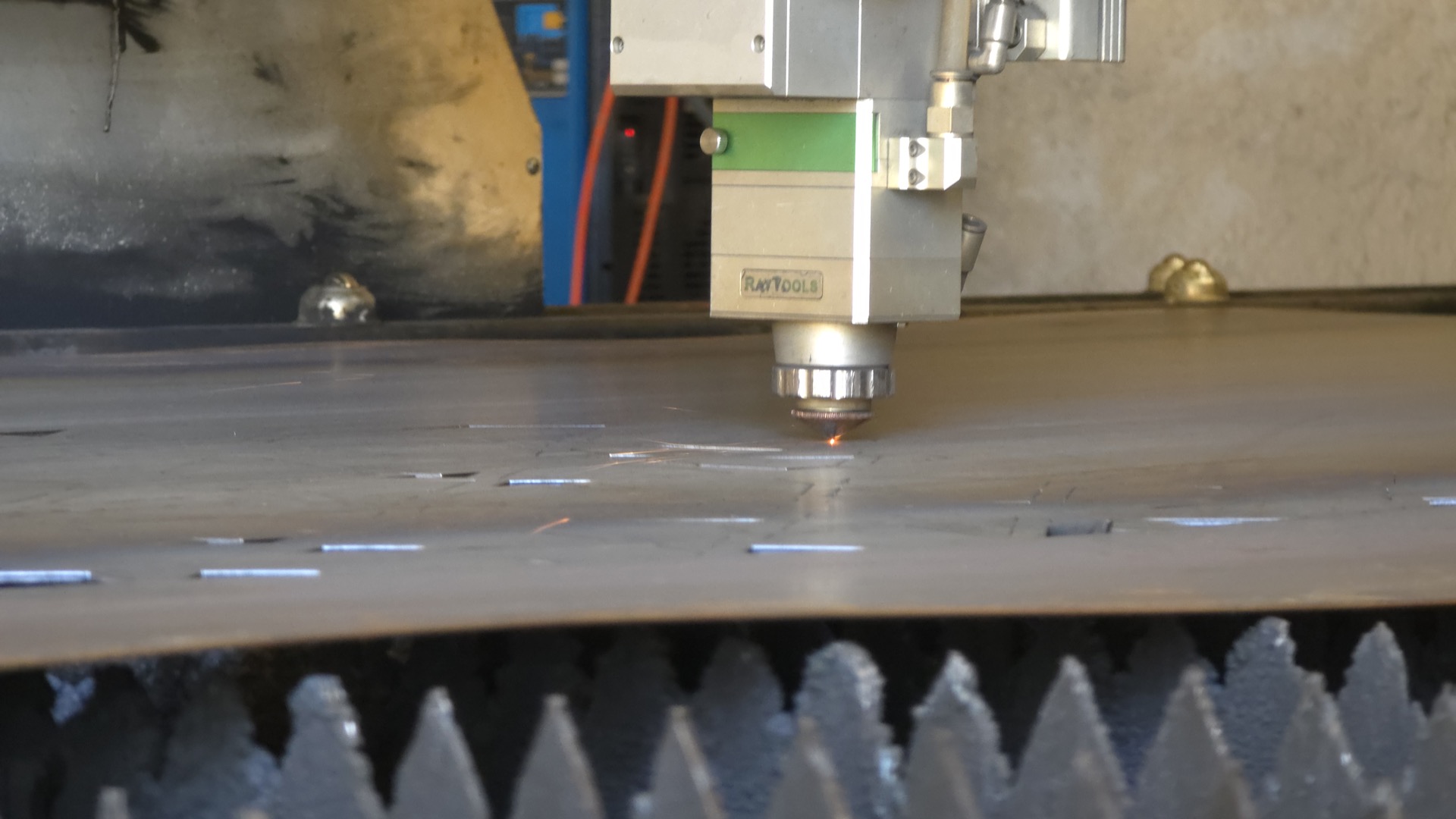 laser_cutting_4.jpg